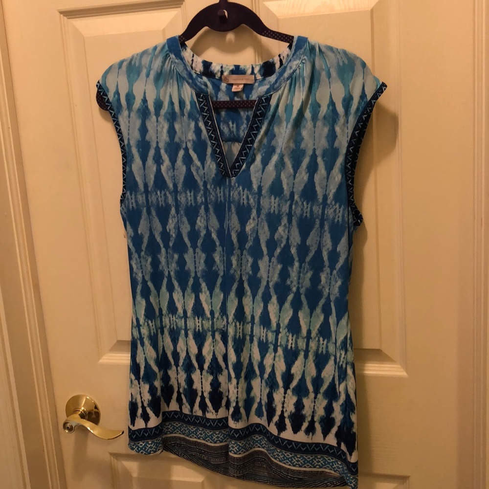 Sleeveless tunic